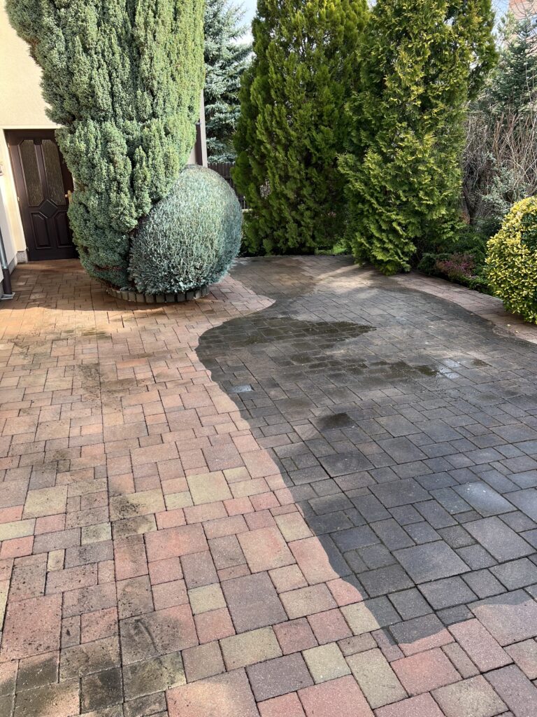 čištění zámkové dlažby červená