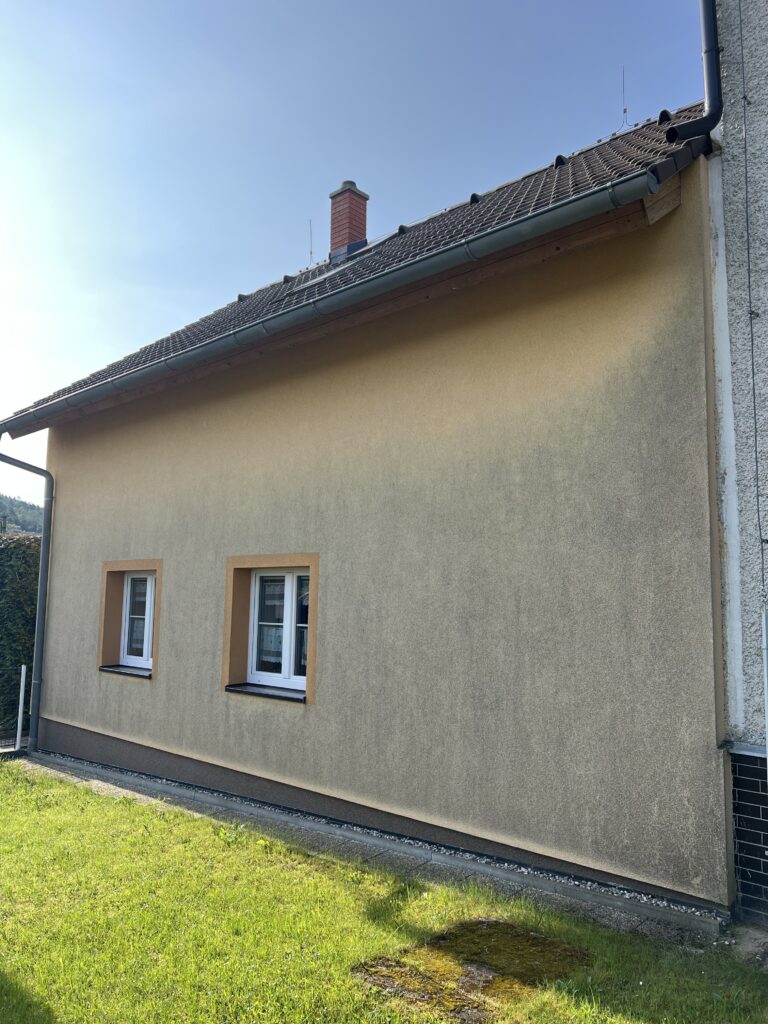 kralovskecisteni číštění fasády žlutý dům před